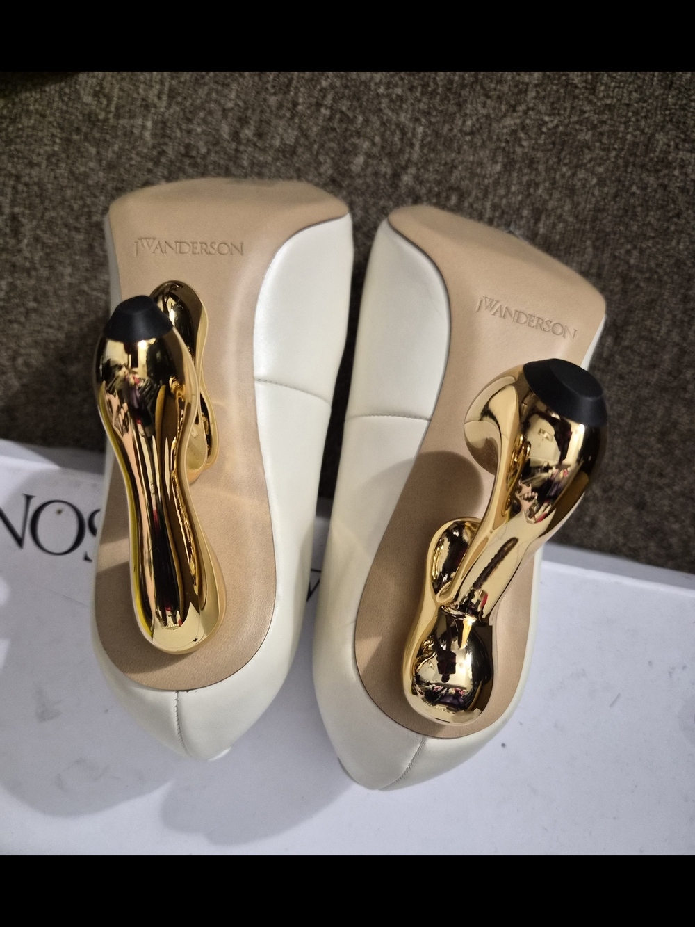 JW ANDERSON Cream Pumps with Gold Sculptural Heel - Picture 6 of 6